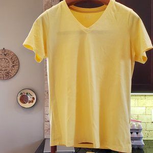 Lands' End Women's Short Sleeve Relaxed Fit V-Neck T-shirt Yellow Sz Small.